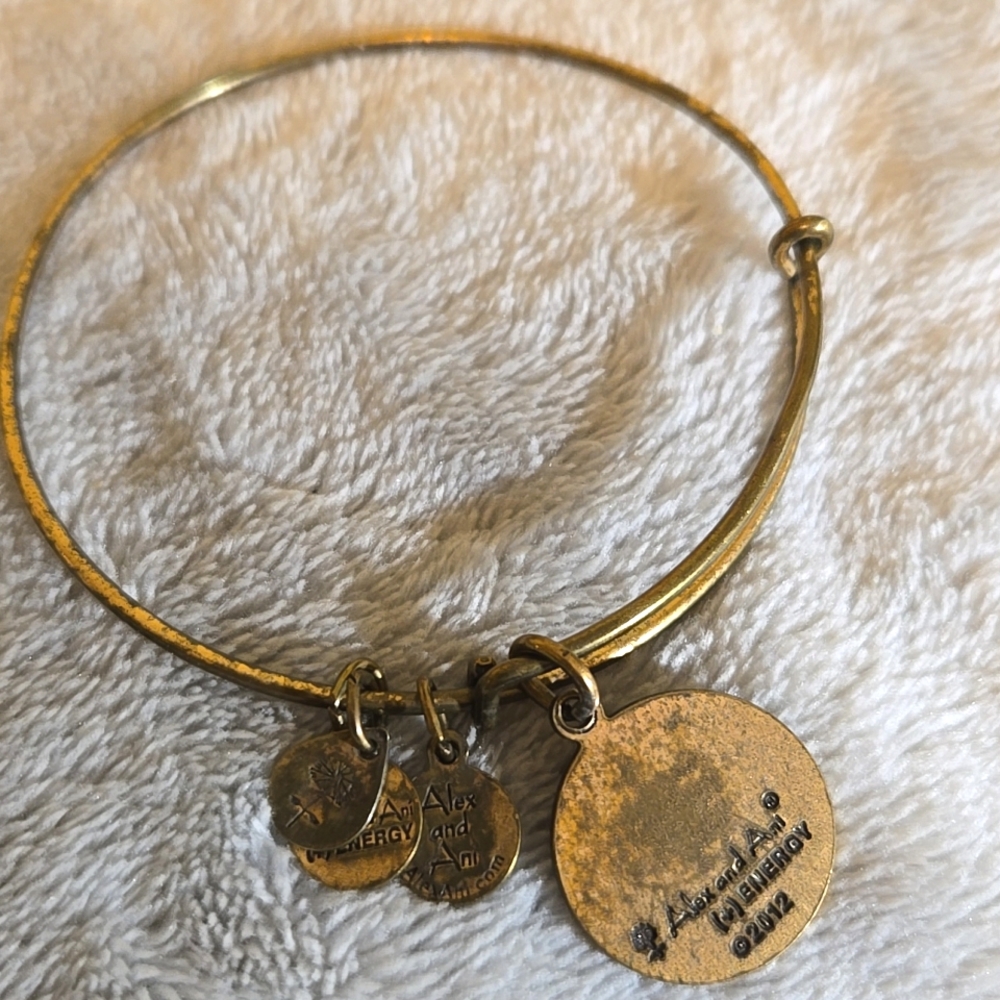 #100 ALEX AND ANI 2014 Gold Tone Lotus Flower Charm Adjustable Bracelet - Picture 4 of 4